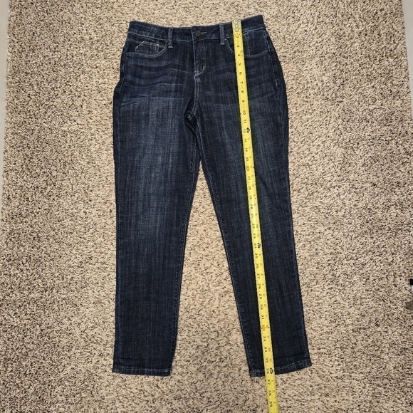 Laurie Felt MediumWash Mid Rise Classic Weekender Los Angeles Crop Jeans Size 2 - Picture 11 of 16